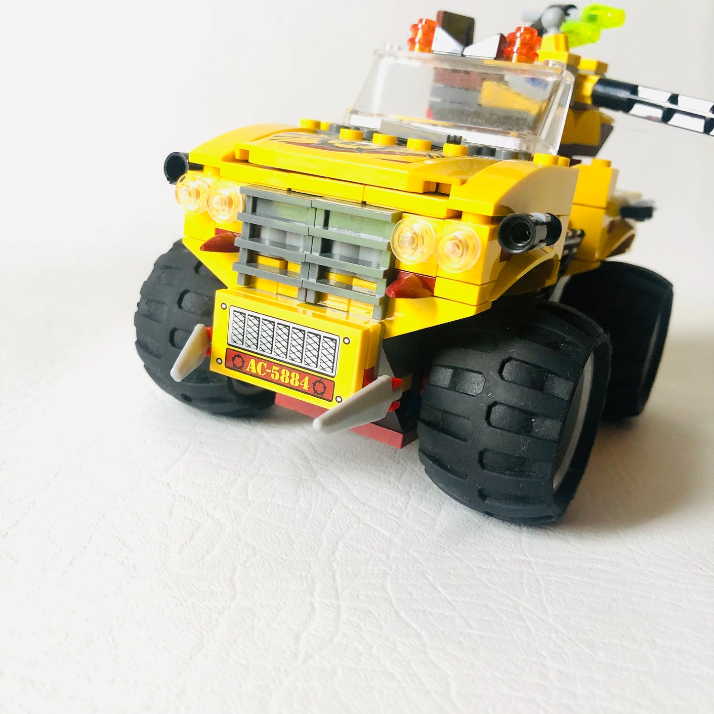 LEGO Dino: Raptor Chase (5884) 100% Complete With Instructions & Dinosaur & Minifigures
