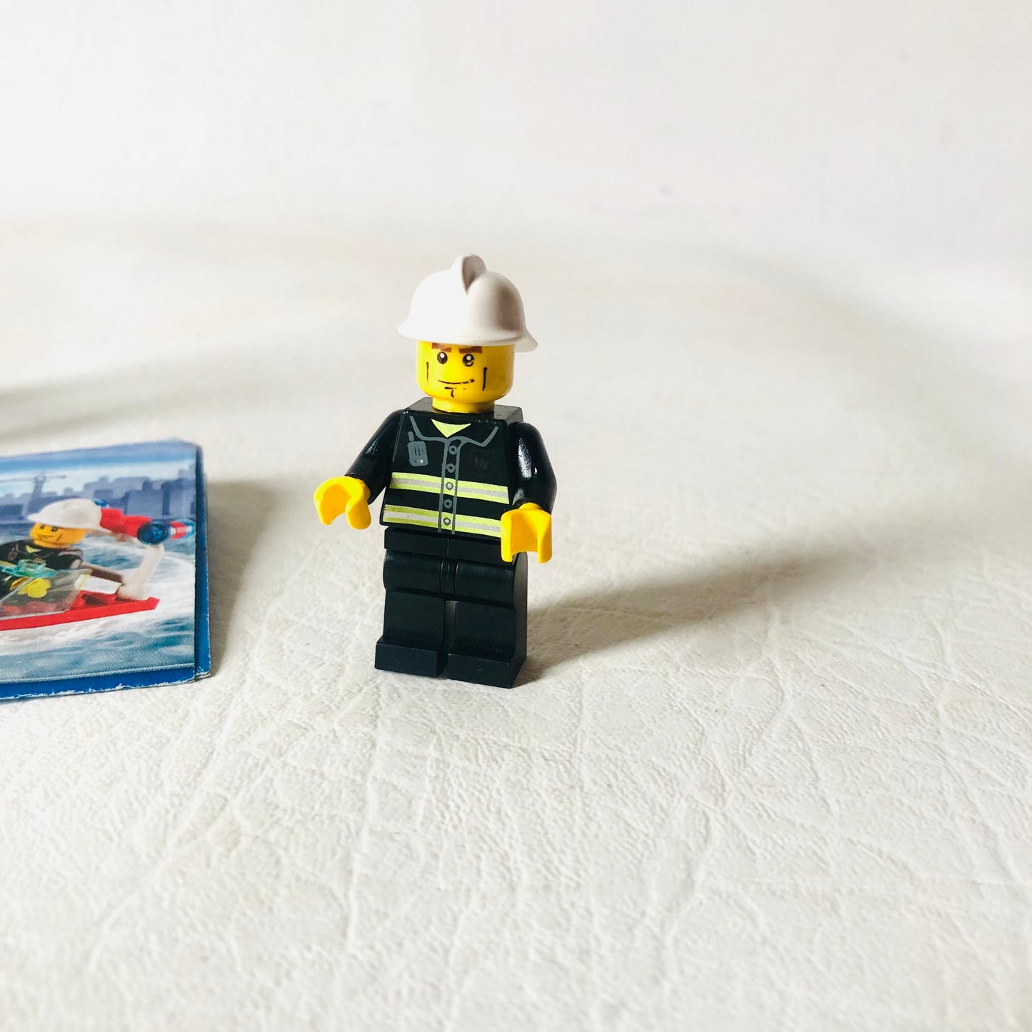 LEGO CITY: Fire Boat (4992)100% Complete With Instructions & Minifigure
