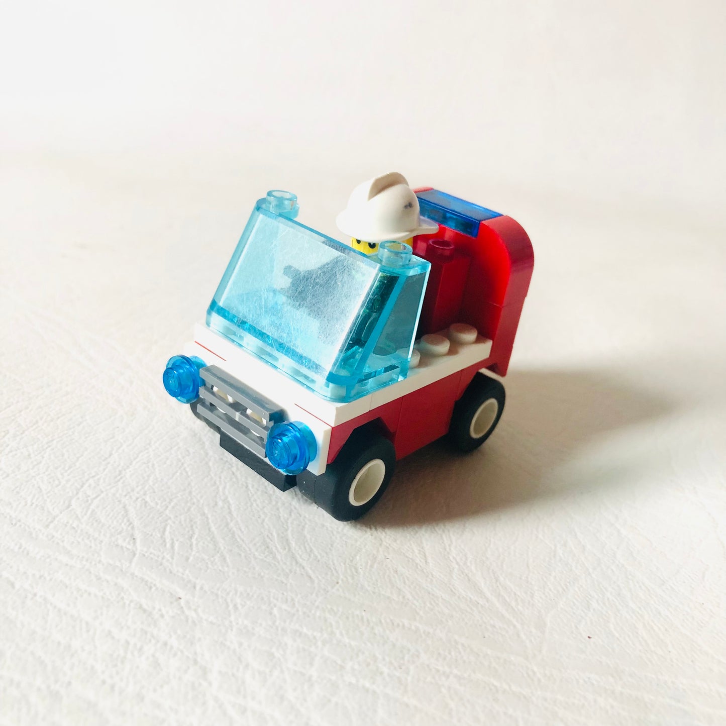 LEGO City: Firemans Car (30001) 100% Complete With Instructions & Minifigures