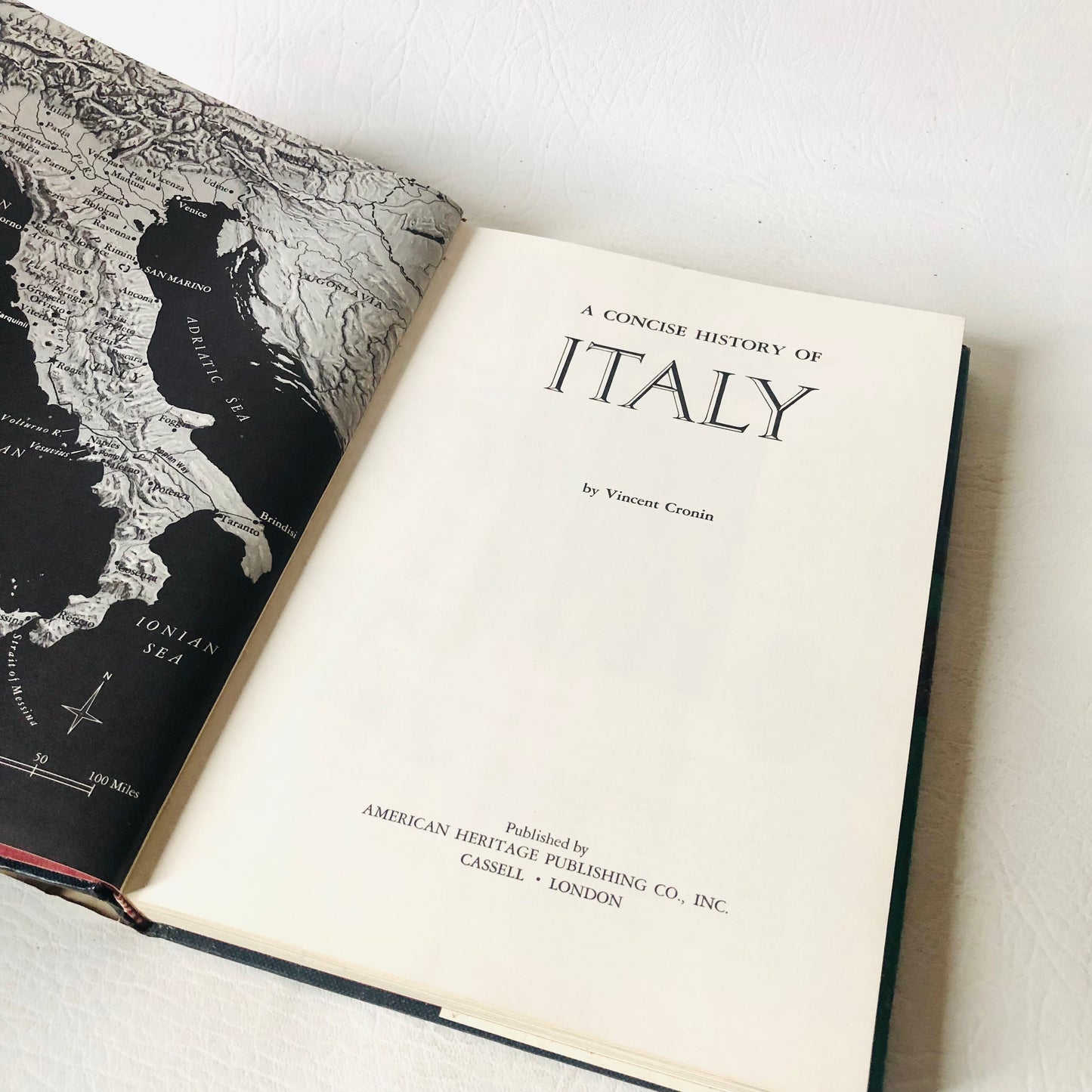 The Horizon A Concise History of Italy Vincent Cronin 1973 Hardback Book Cassell Art Culture