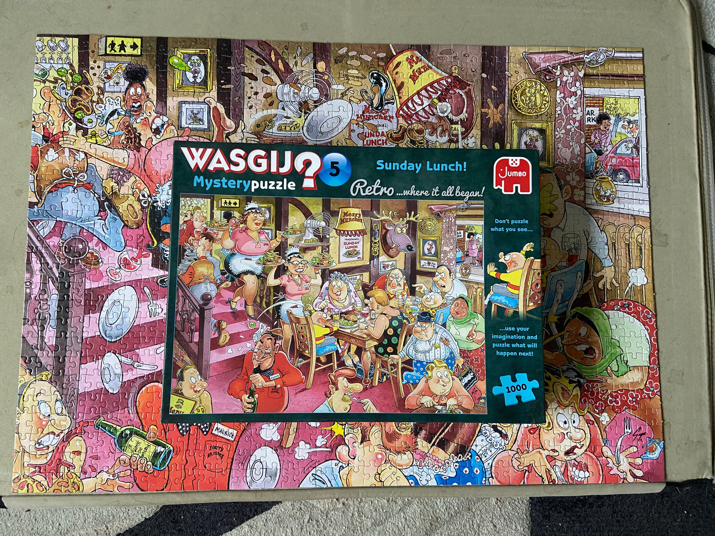 Jumbo WASGIJ | No.5 Mystery | Sunday Lunch | 1000 Piece Jigsaw Puzzle | 100% Complete