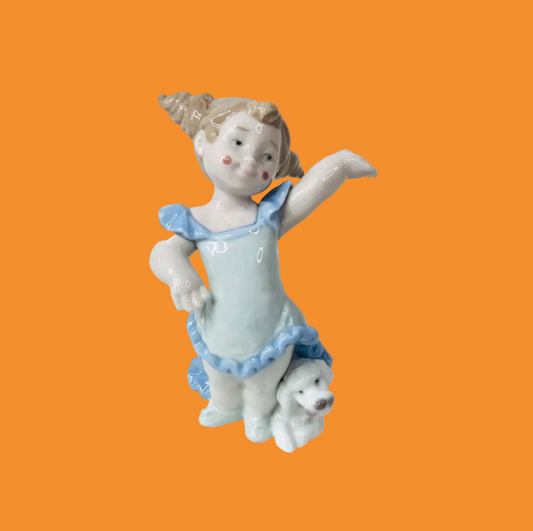 Nao By Lladro Girl With Dog Figurine Grand Finale (2004) Damaged